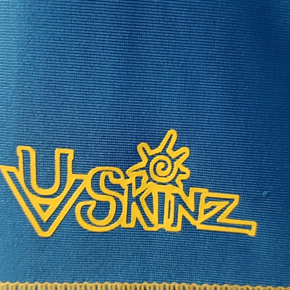 10/$20⚔ Robot swim top - Picture 4 of 4